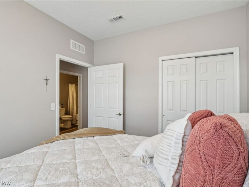 516 Cedar Crest Drive, Elyria, OH 44035 Photo 24