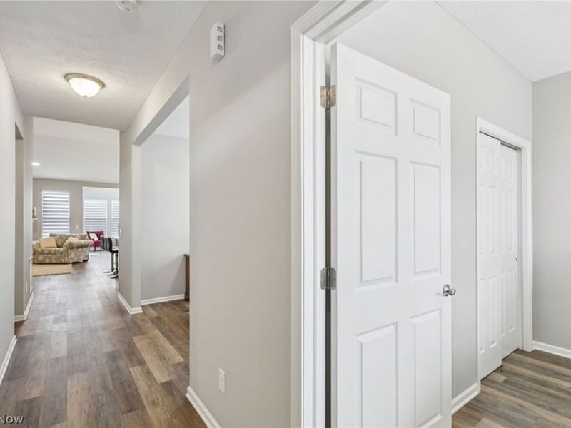 516 Cedar Crest Drive, Elyria, OH 44035 Photo 4