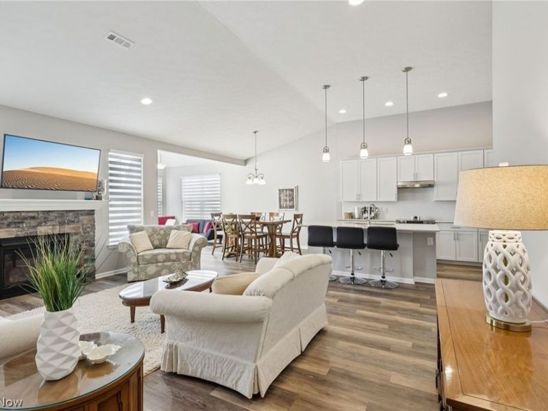 516 Cedar Crest Drive, Elyria, OH 44035 Photo 6