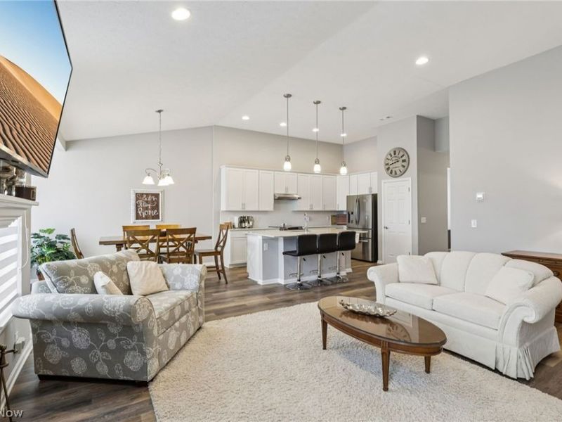 516 Cedar Crest Drive, Elyria, OH 44035 Photo 8