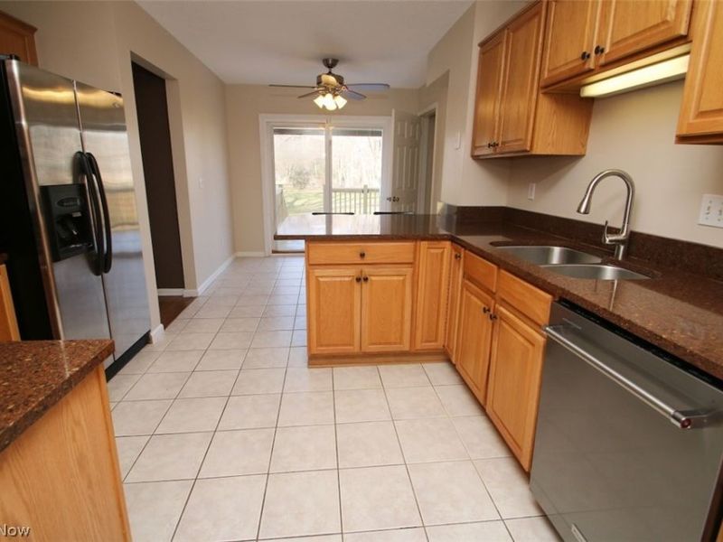 8865 Lake Shore Boulevard, Mentor, OH 44060 Photo 3