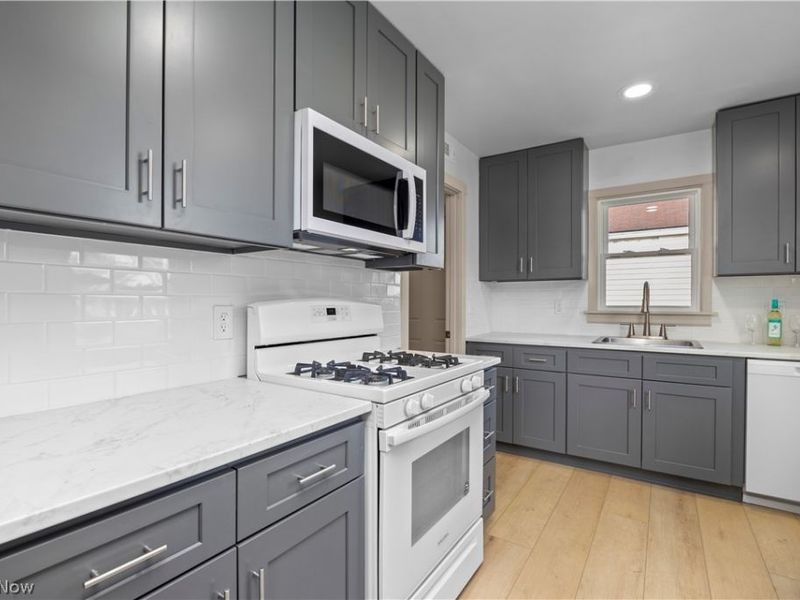 504 Furnace Street, Elyria, OH 44035 Photo 6