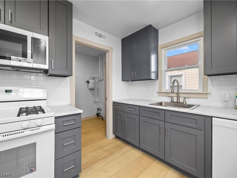 504 Furnace Street, Elyria, OH 44035 Photo 8