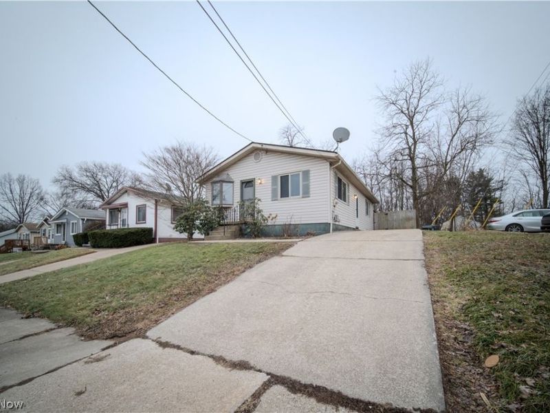 818 Jean Avenue, Akron, OH 44310 Photo 2