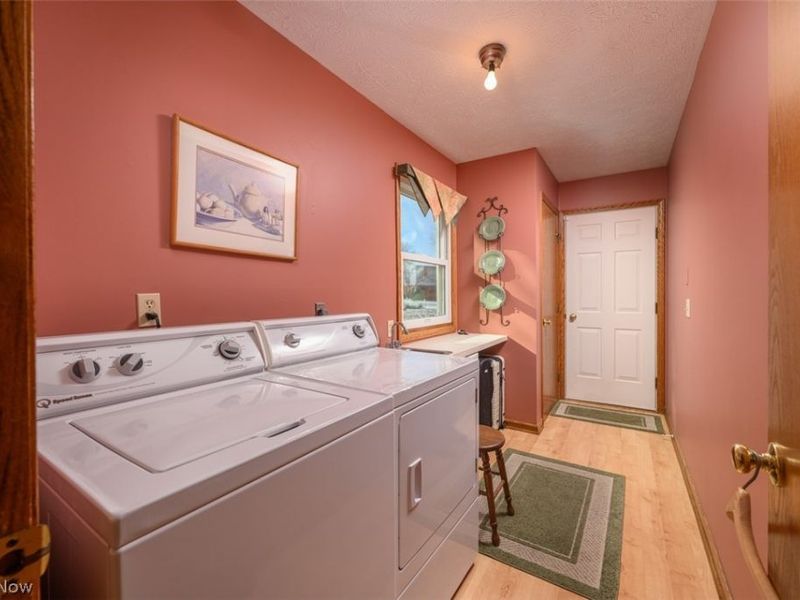 2479 Swathmore Circle NW, North Canton, OH 44720 Photo 11