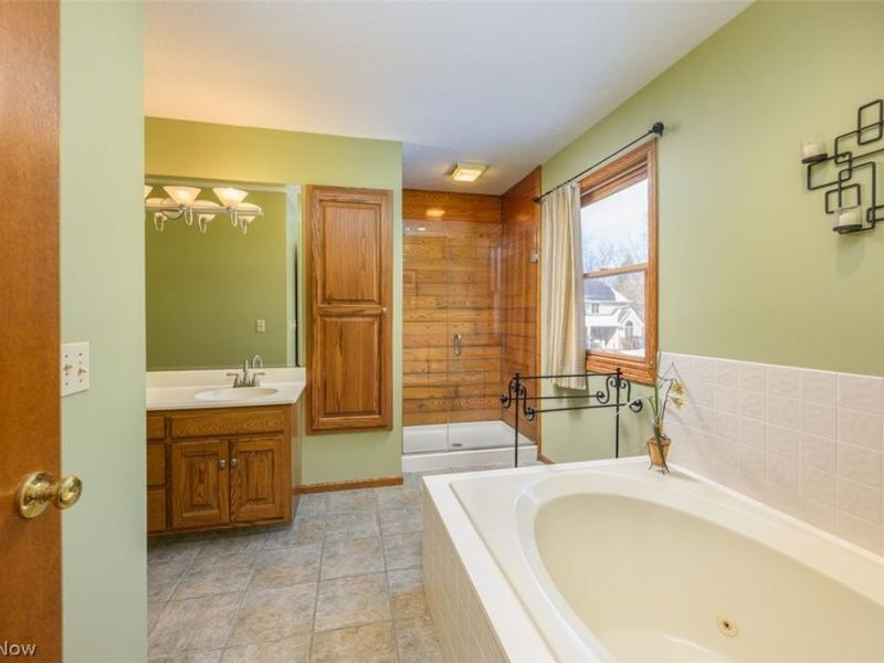 2479 Swathmore Circle NW, North Canton, OH 44720 Photo 15