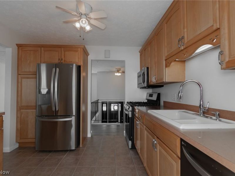 36587 Spindrift Drive, Eastlake, OH 44095 Photo 6