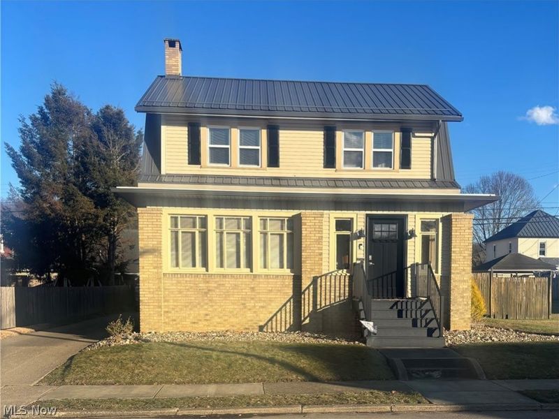 315 Orchard Street, Uhrichsville, OH 44683 Photo 1