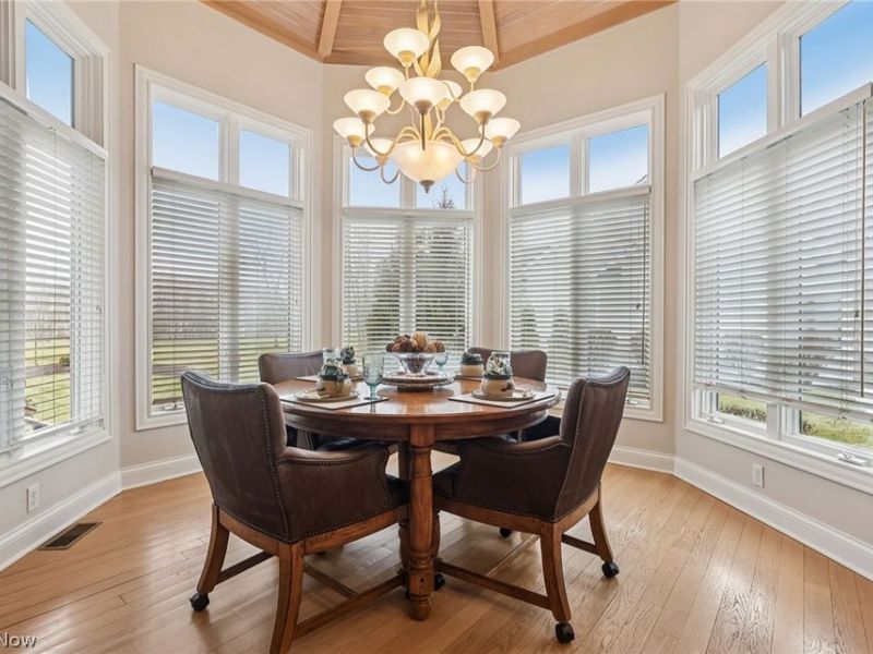 363 Glengarry Drive, Aurora, OH 44202 Photo 10