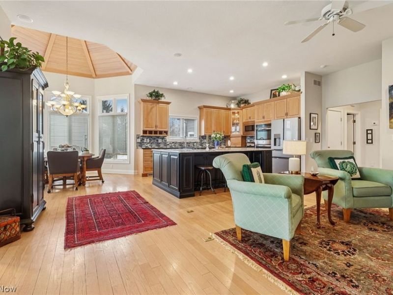 363 Glengarry Drive, Aurora, OH 44202 Photo 13