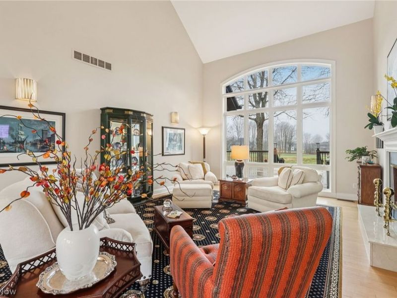 363 Glengarry Drive, Aurora, OH 44202 Photo 5