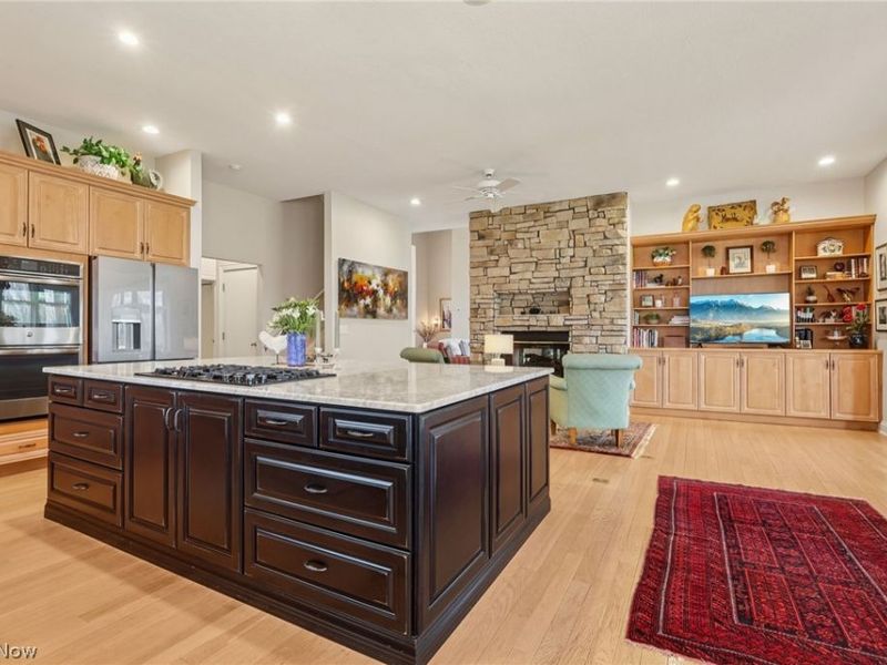 363 Glengarry Drive, Aurora, OH 44202 Photo 7