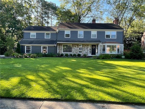 21276 Claythorne Road, Shaker Heights, OH 44122