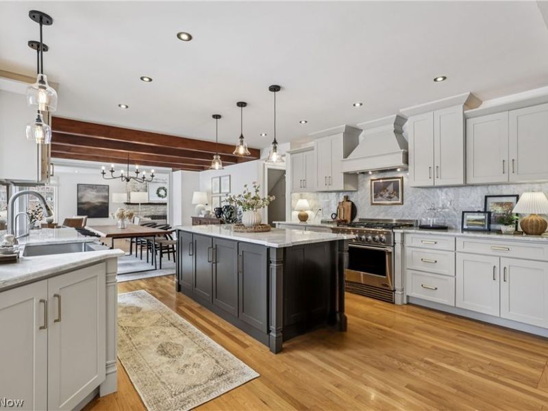 21276 Claythorne Road, Shaker Heights, OH 44122 Photo 12