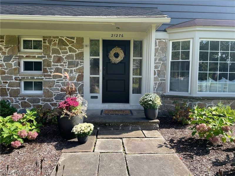 21276 Claythorne Road, Shaker Heights, OH 44122 Photo 2