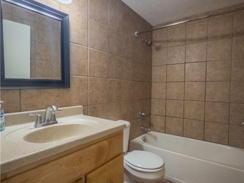 970 Hampton Ridge Drive, Akron, OH 44313 Photo 13