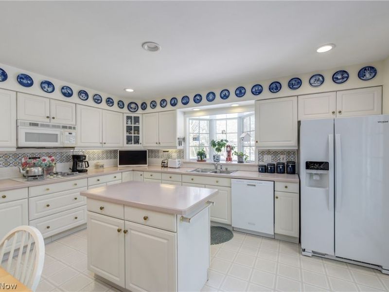 29500 Osborn Road, Bay Village, OH 44140 Photo 11