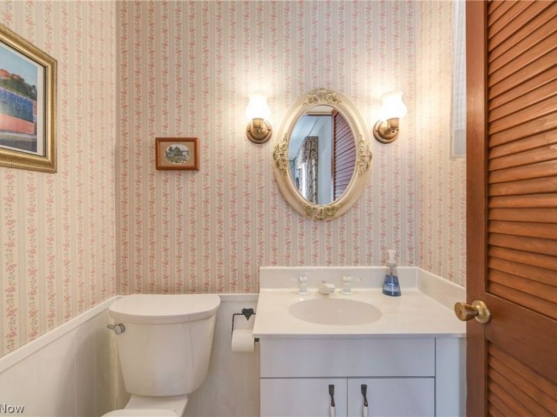 29500 Osborn Road, Bay Village, OH 44140 Photo 17