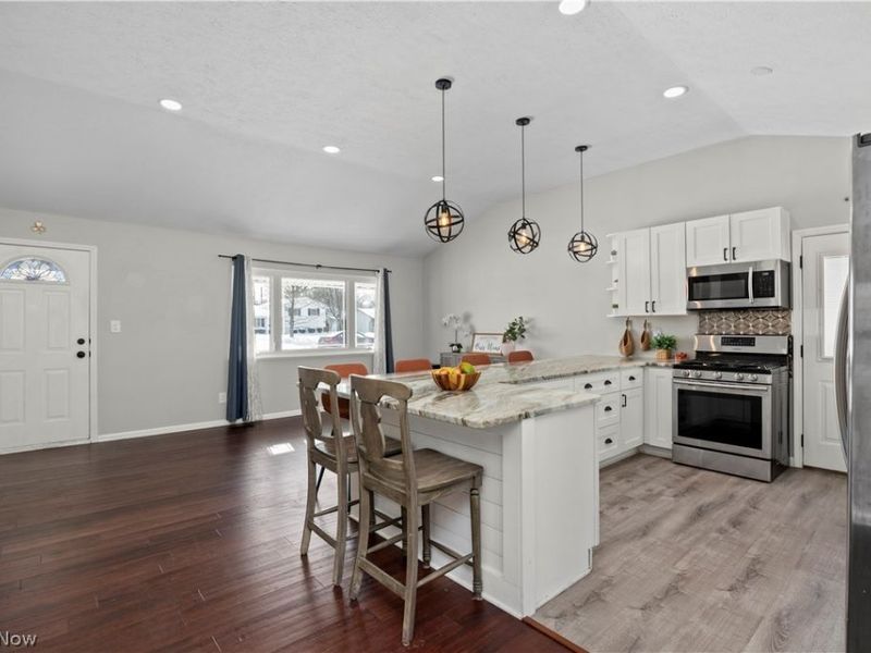 24856 Chase Drive, North Olmsted, OH 44070 Photo 10