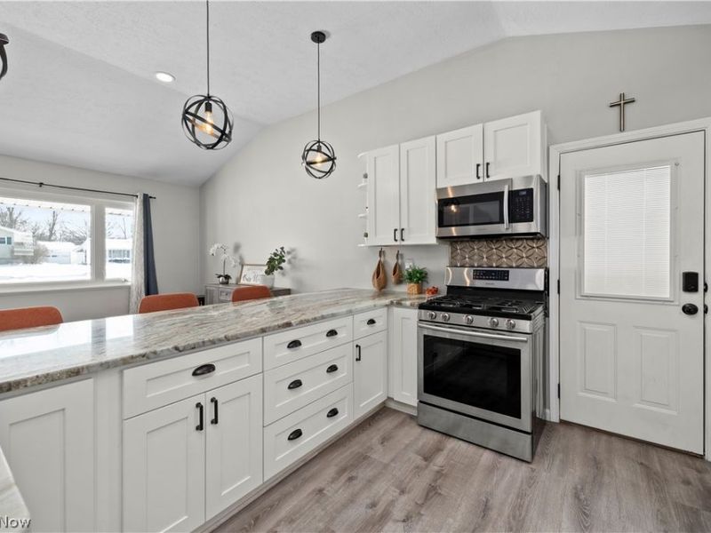 24856 Chase Drive, North Olmsted, OH 44070 Photo 11