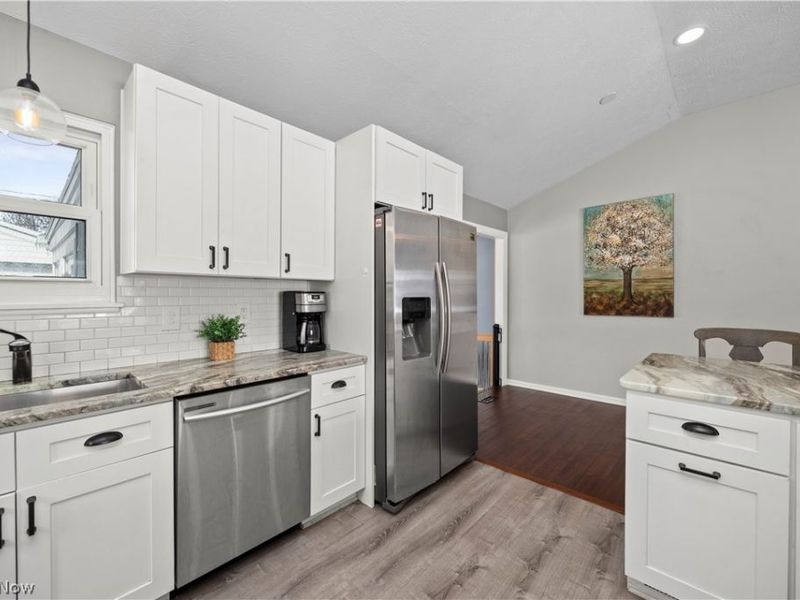 24856 Chase Drive, North Olmsted, OH 44070 Photo 14