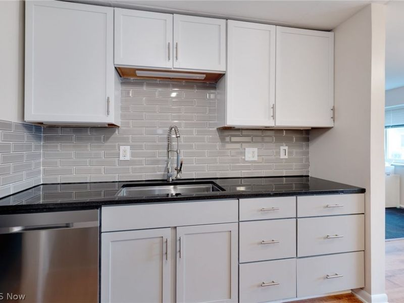 255 N Portage Path, Unit 108, Akron, OH 44303 Photo 4