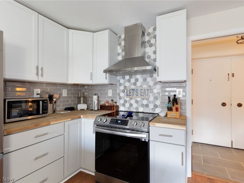 255 N Portage Path, Unit 108, Akron, OH 44303 Photo 7