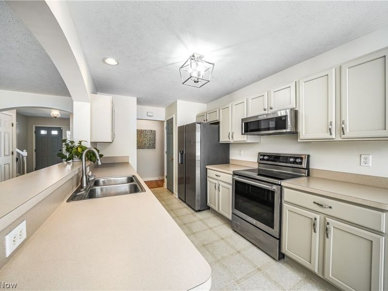 5091 Ridge Meadow Drive, Stow, OH 44224 Photo 13