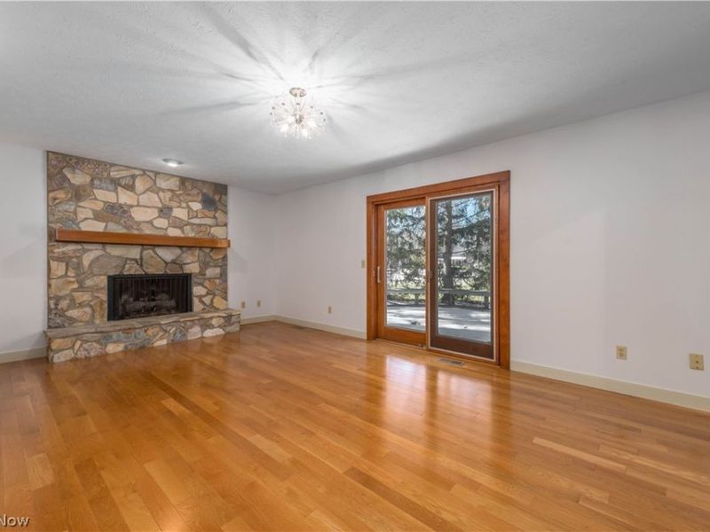 208 Westwind Drive, Avon Lake, OH 44012 Photo 11