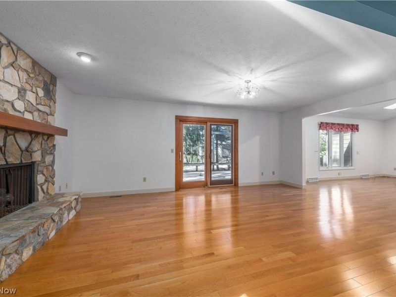 208 Westwind Drive, Avon Lake, OH 44012 Photo 12