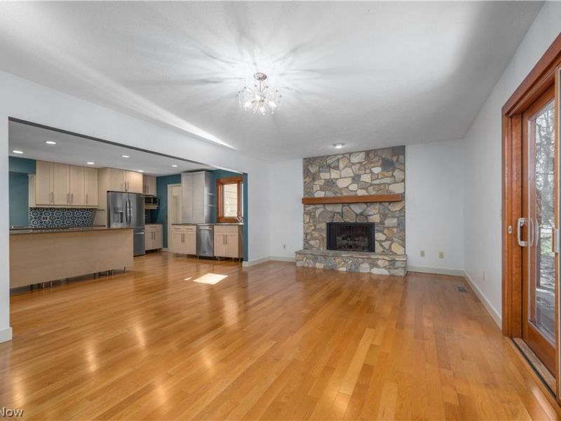 208 Westwind Drive, Avon Lake, OH 44012 Photo 14