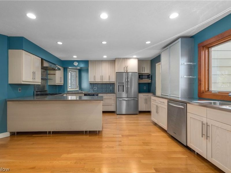 208 Westwind Drive, Avon Lake, OH 44012 Photo 15