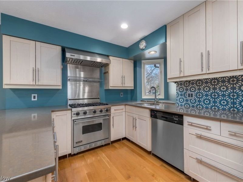 208 Westwind Drive, Avon Lake, OH 44012 Photo 18