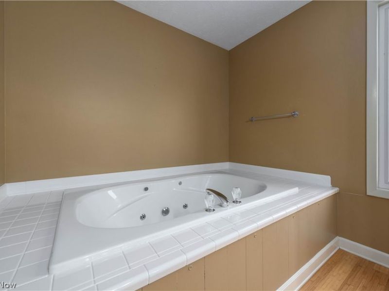 208 Westwind Drive, Avon Lake, OH 44012 Photo 25