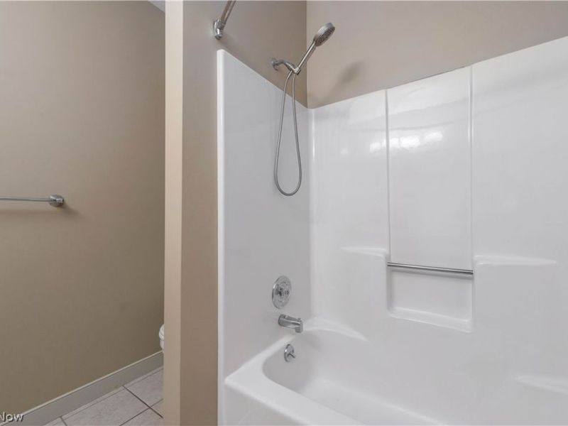 208 Westwind Drive, Avon Lake, OH 44012 Photo 34