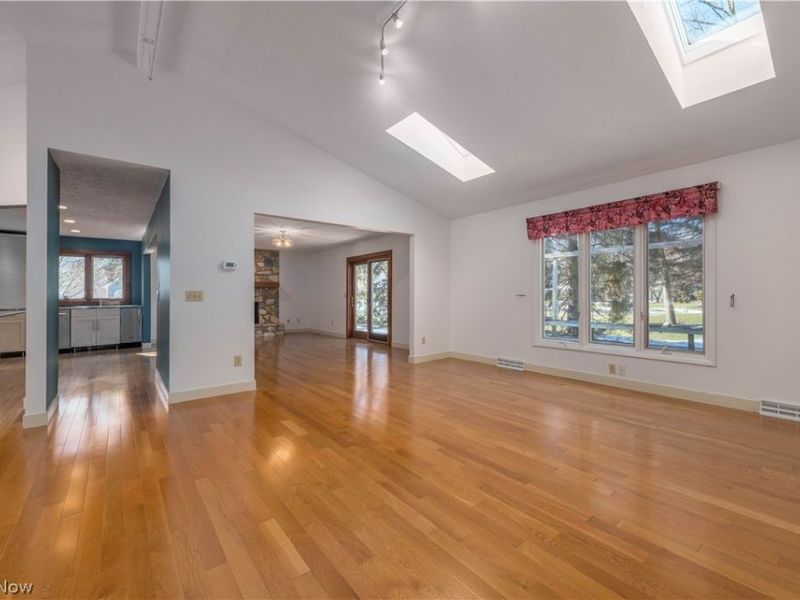 208 Westwind Drive, Avon Lake, OH 44012 Photo 7