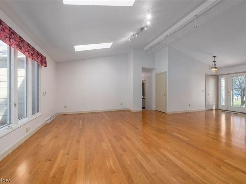 208 Westwind Drive, Avon Lake, OH 44012 Photo 9