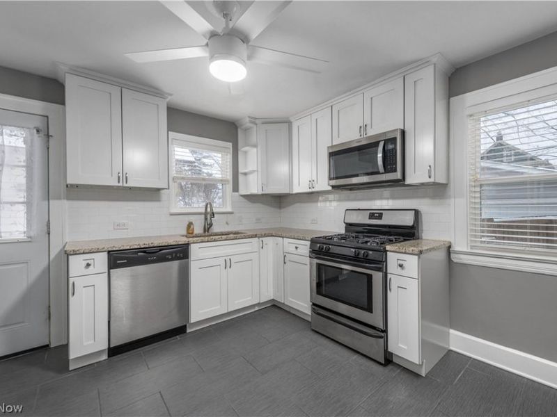 1647 Lauderdale Avenue, Lakewood, OH 44107 Photo 17