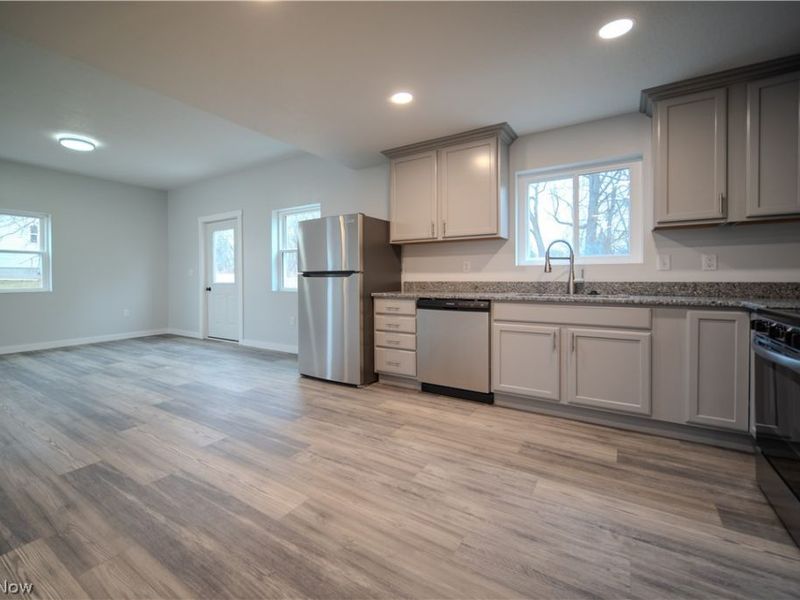 1352 Hillcrest Drive, Atwater, OH 44201 Photo 11