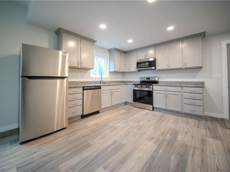 1352 Hillcrest Drive, Atwater, OH 44201 Photo 8