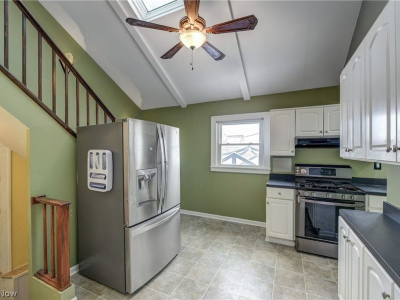 7615 Newport Avenue, Parma, OH 44129 Photo 10