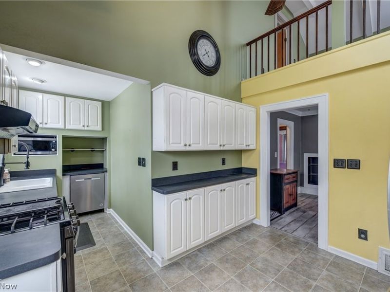 7615 Newport Avenue, Parma, OH 44129 Photo 12