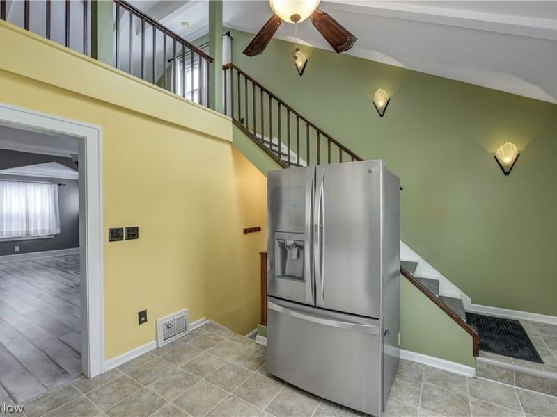 7615 Newport Avenue, Parma, OH 44129 Photo 14