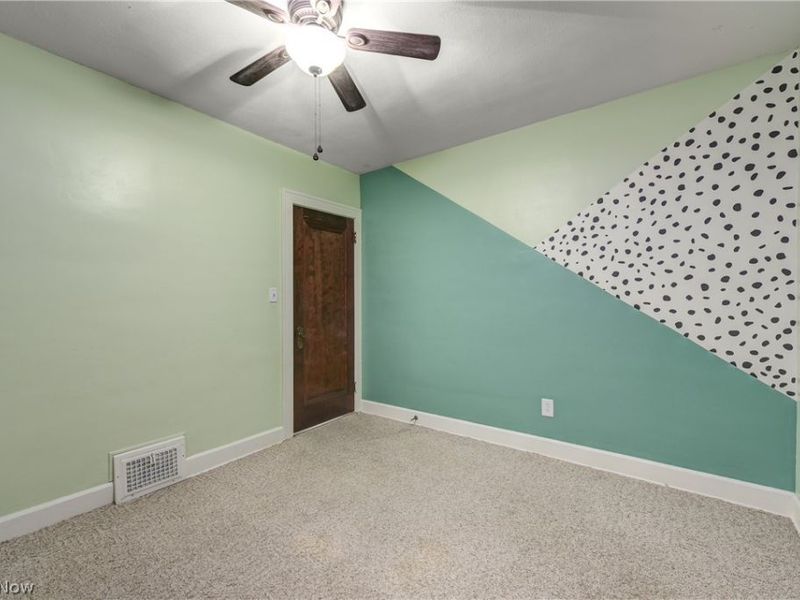 7615 Newport Avenue, Parma, OH 44129 Photo 24