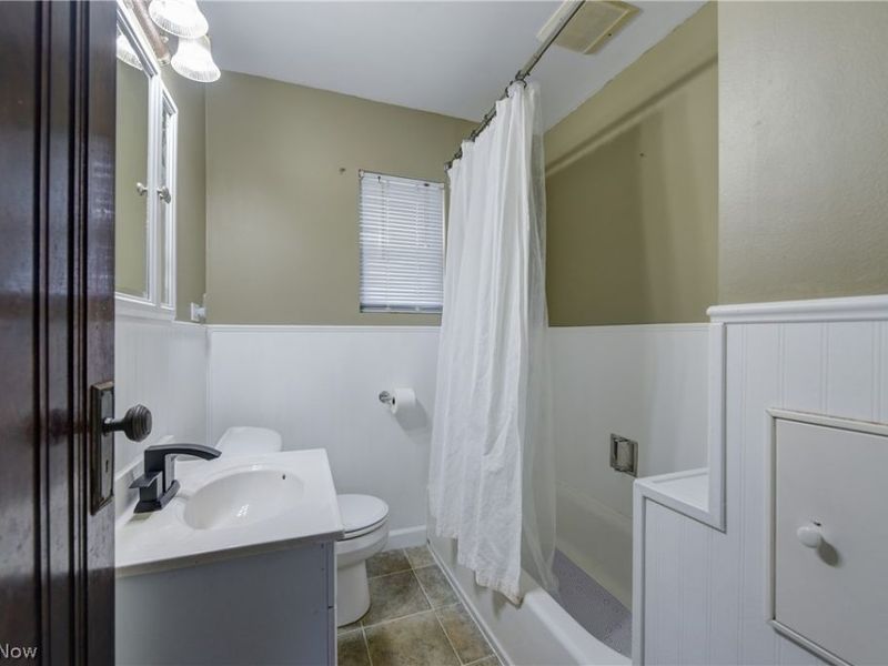 7615 Newport Avenue, Parma, OH 44129 Photo 25