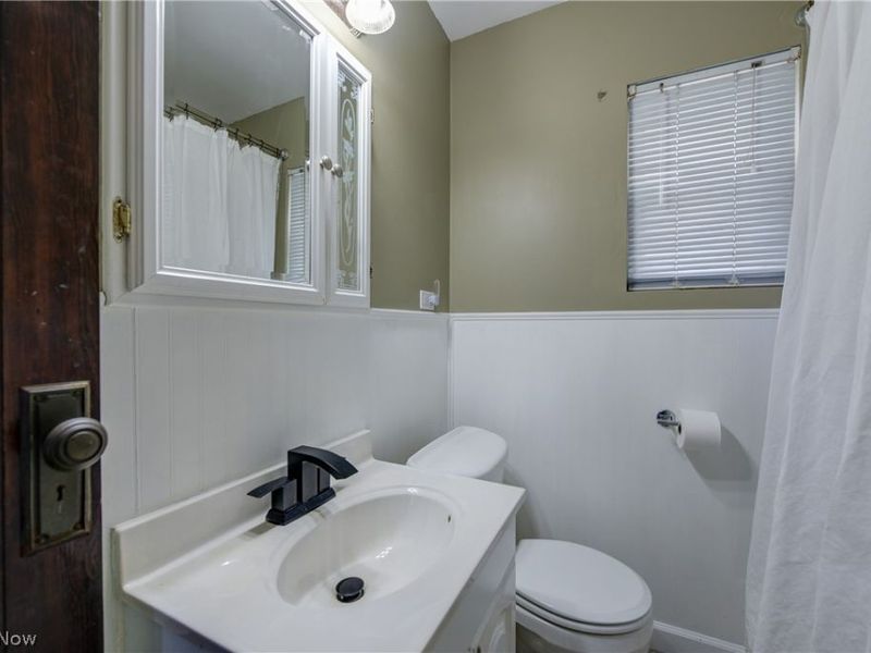 7615 Newport Avenue, Parma, OH 44129 Photo 26