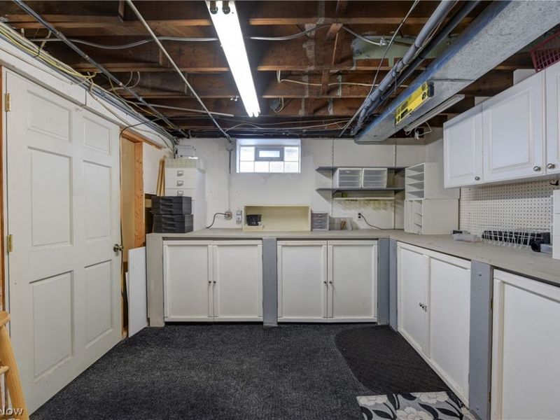 7615 Newport Avenue, Parma, OH 44129 Photo 31