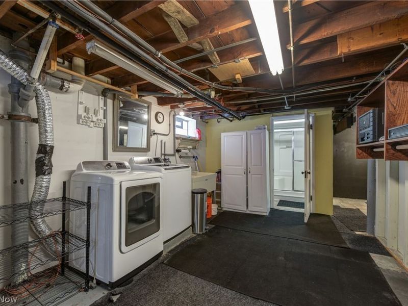 7615 Newport Avenue, Parma, OH 44129 Photo 33