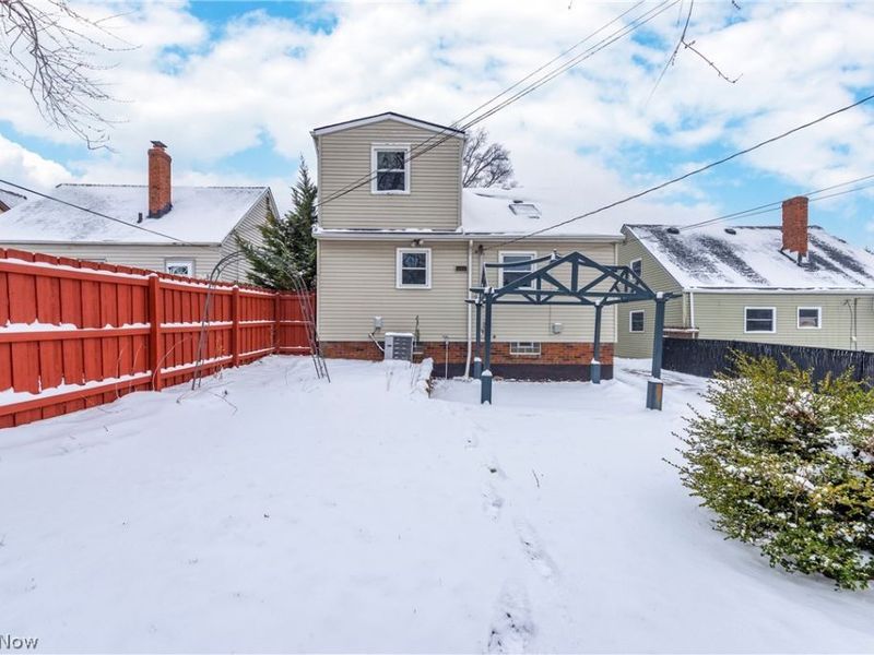 7615 Newport Avenue, Parma, OH 44129 Photo 39