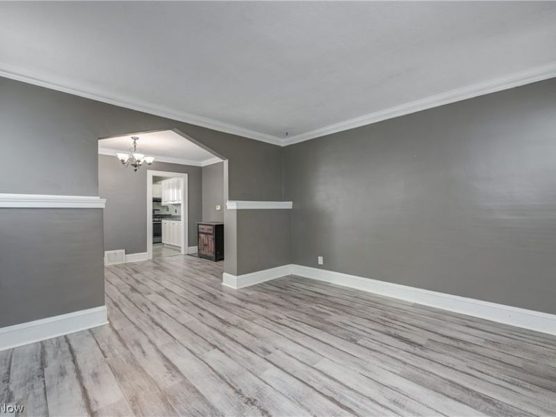 7615 Newport Avenue, Parma, OH 44129 Photo 6